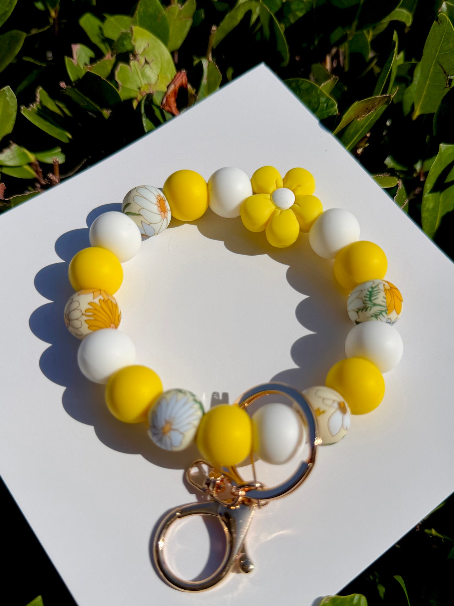 Flower 🌸 Beaded Wristlet