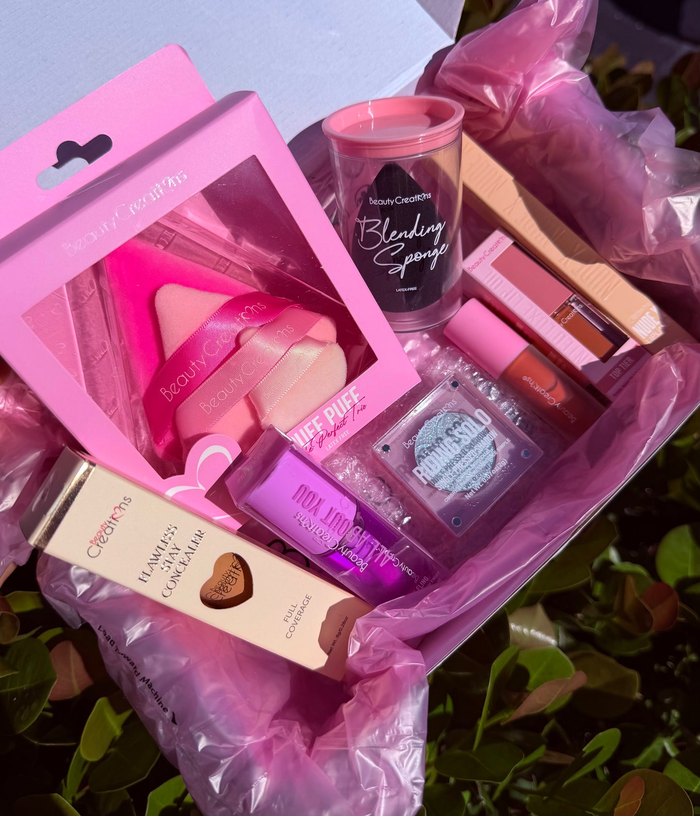 Beauty Creations Makeup 💗 Box (8 Pieces)