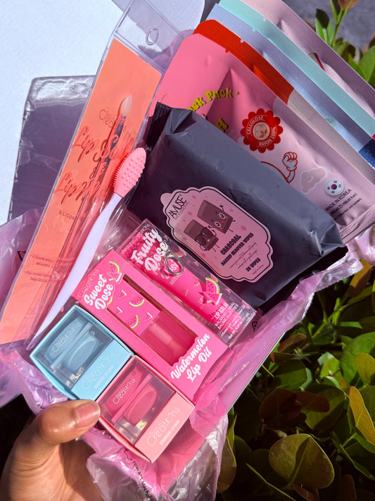 Face Masks + Lippies 🧖🏽‍♀️ Box (12 Pieces)